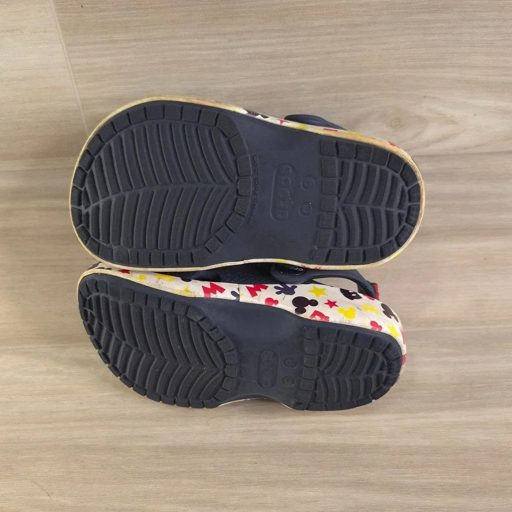Crocs Disney Mickey Mouse Clog Kids Toddler Size 9 Classic Beach Walk Park